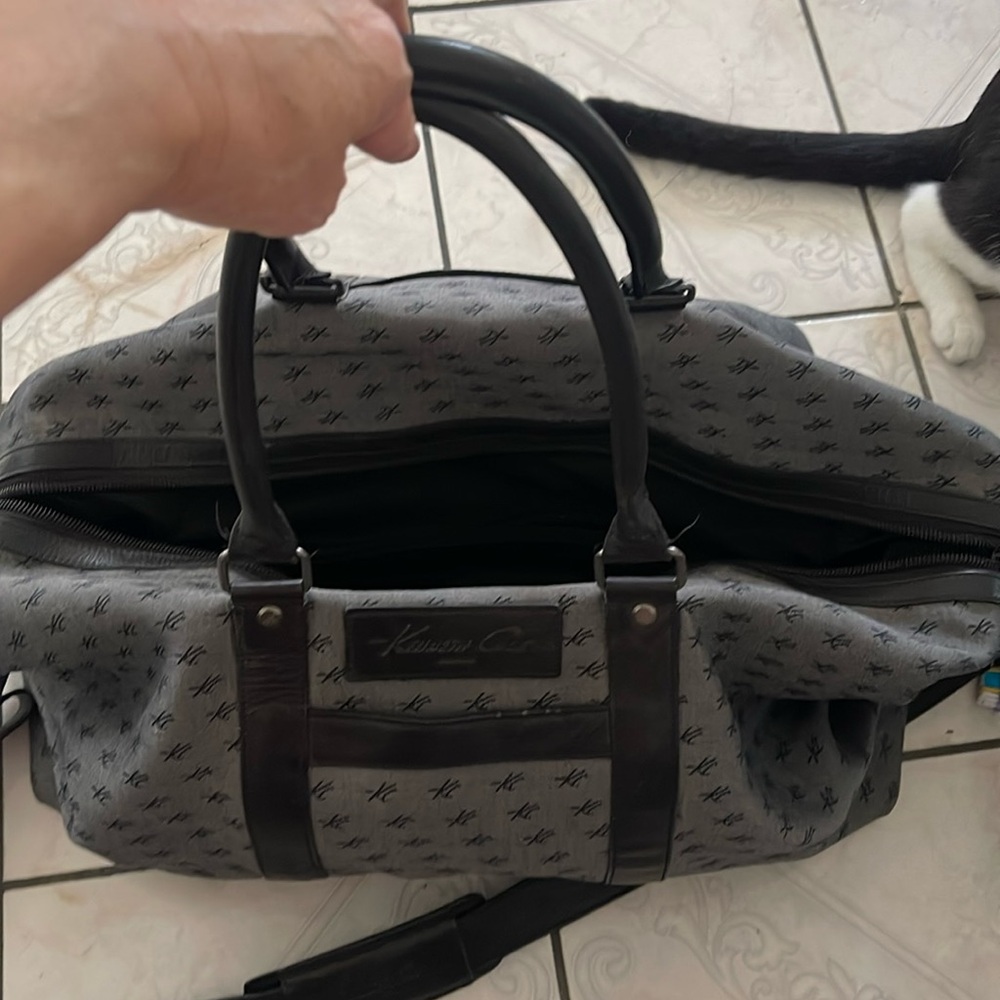 Kenneth cole Travel duffle bag